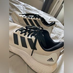Adidas athleisure shoe size 9 men’s